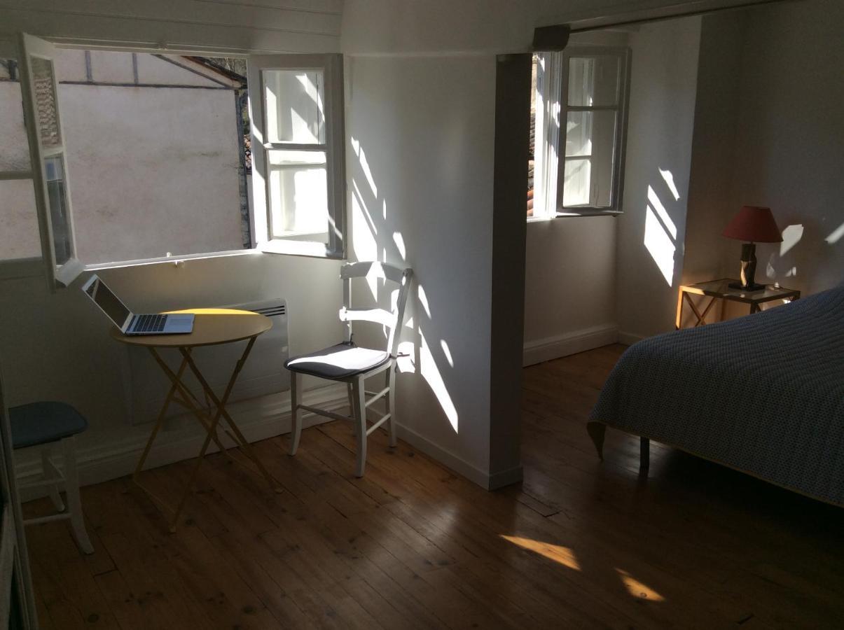 La Terrasse, Centre St-Antonin Bed & Breakfast Сент-Антонен Екстериор снимка